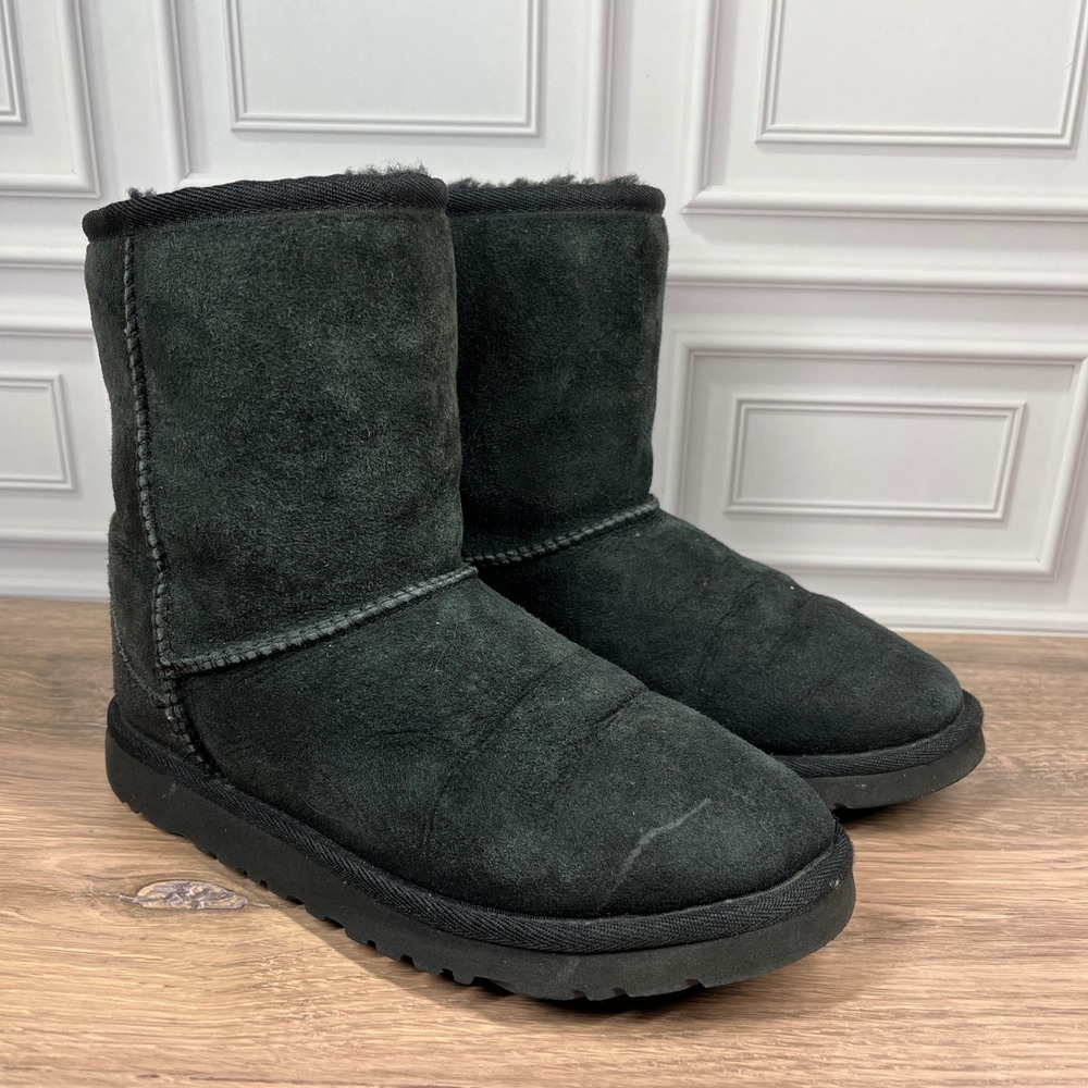 UGG Classic Short II Kids Black Suede Shearling Winter Boots 5251 Size 4